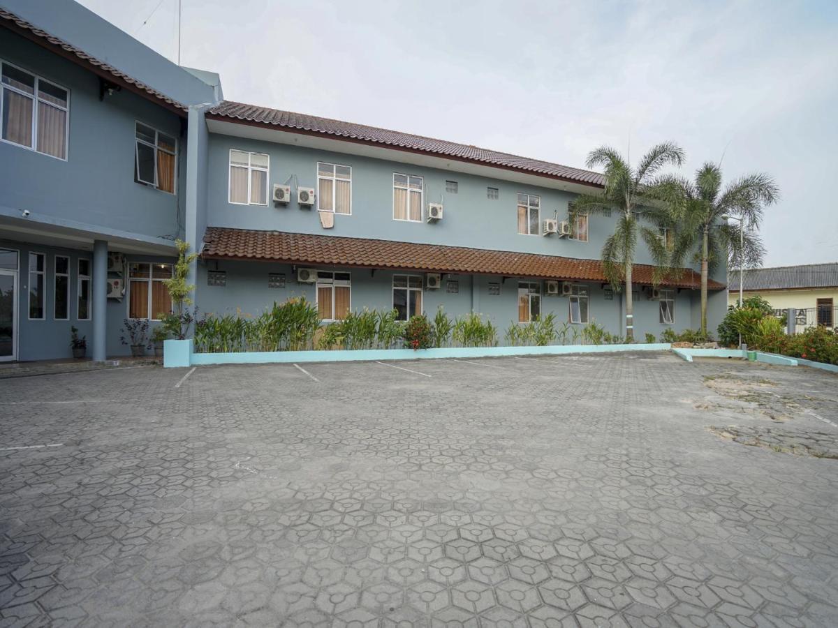 Super Oyo 1844 Bravo Residence Pangkal Pinang Ngoại thất bức ảnh