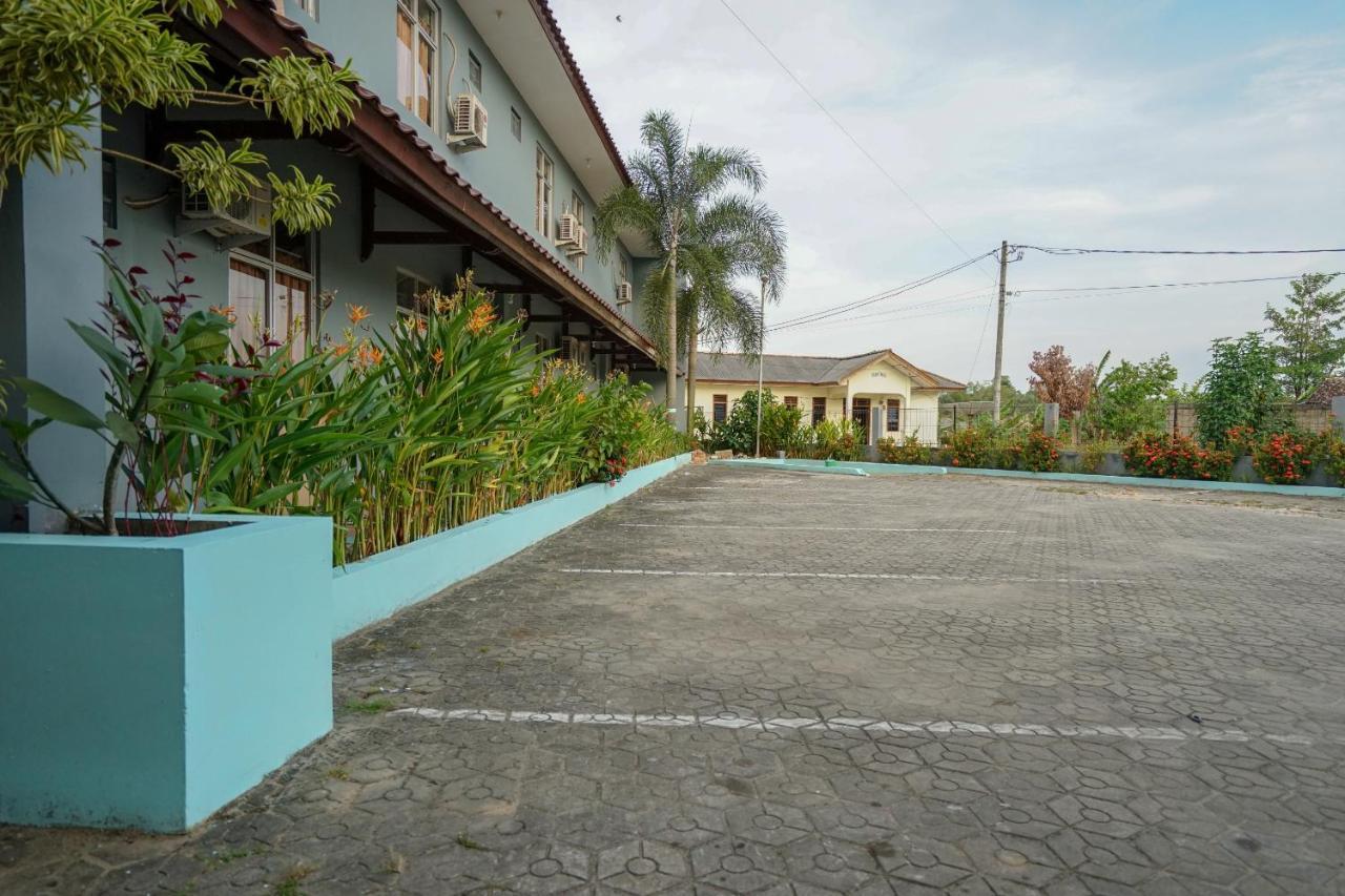 Super Oyo 1844 Bravo Residence Pangkal Pinang Ngoại thất bức ảnh